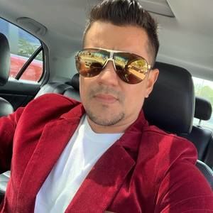 Meet your Posher, Diego